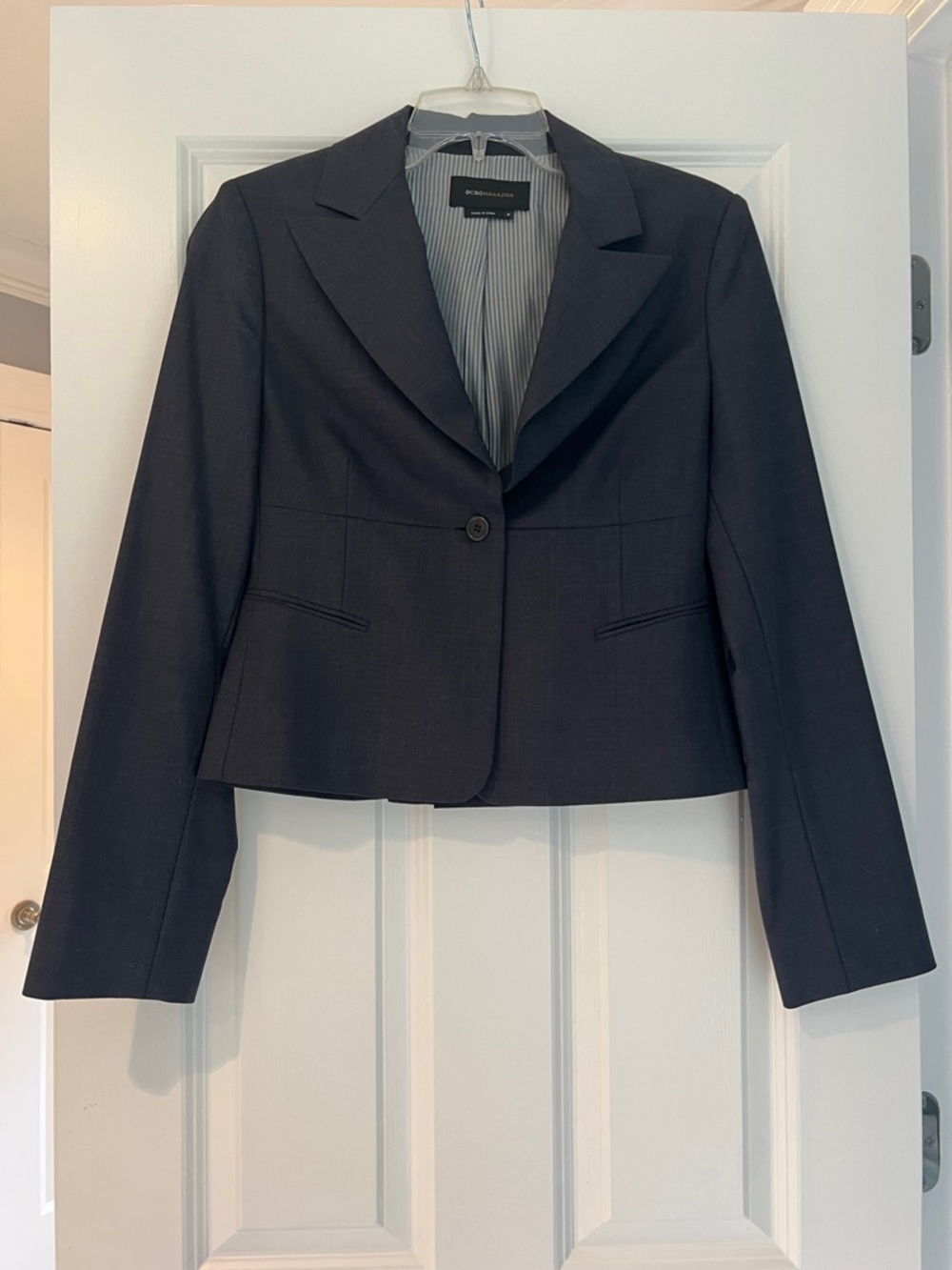 BCBGMaxAzria Dark Gray Cropped Single-Button Blazer